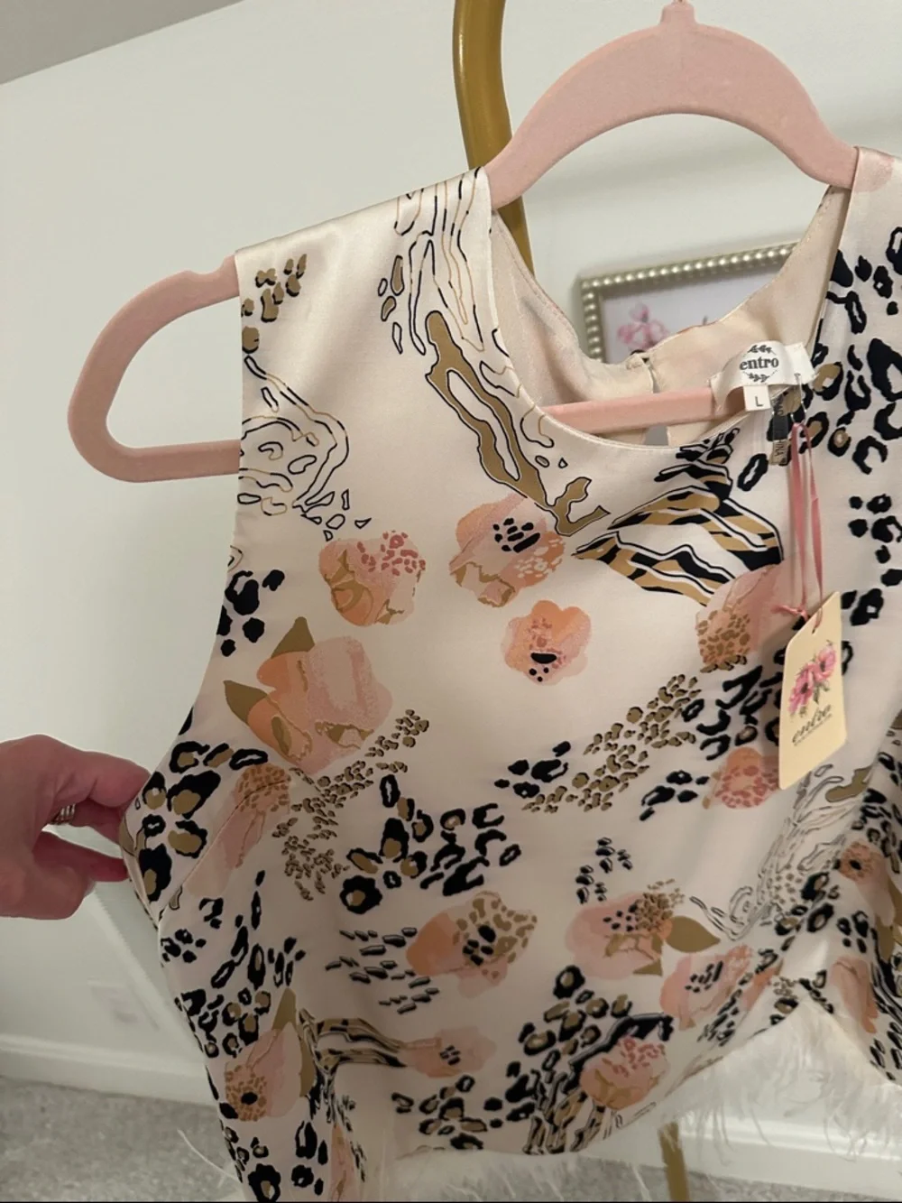 entro Cream Floral & Leopard Feather-Hem Sleeveless Top - Picture 5 of 9